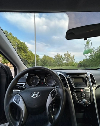 Hyundai I30 cena 27900 przebieg: 209800, rok produkcji 2012 z Cieszyn małe 79